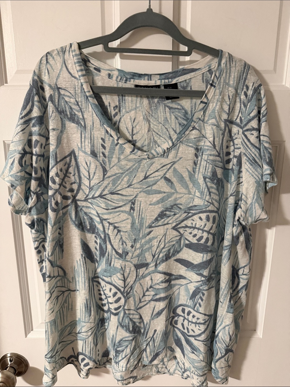 Tahari 100% Linen Slub Knit Tropical Leaf Print V-Neck T-shirt Beachy  Size 2X